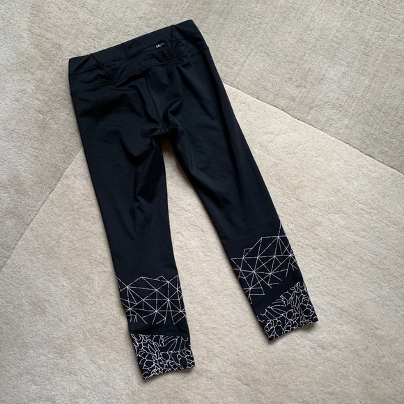 Athleta Sonar Floral Print Running Stretch Crop XS - Picture 3 of 8